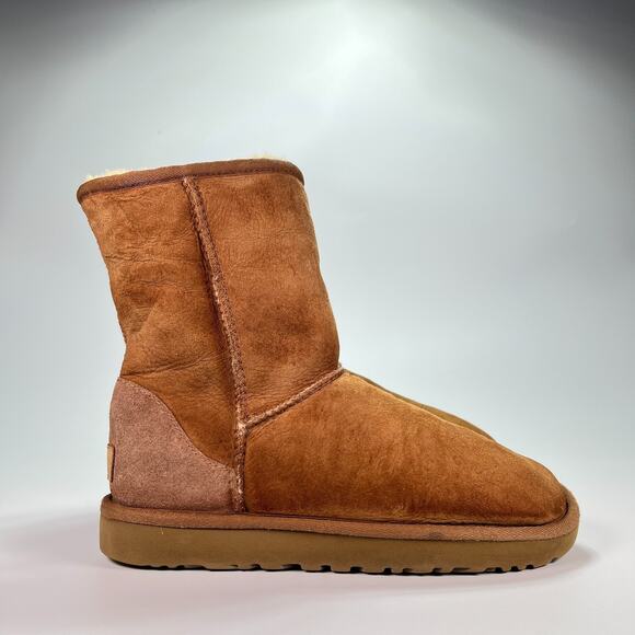 UGG Classic Short II Brown Suede Cozy Footwear 1016223 Women's Size US 7.5 EU 38 - Picture 1 of 9